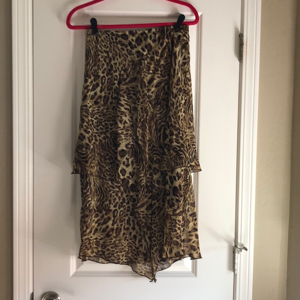 Joseph Ribkoff ruffles leopard skirt.